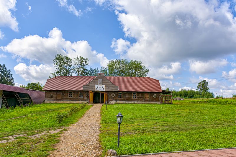 Barn Roof Construction in Livingston County, MI